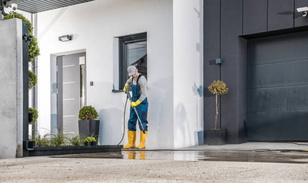 Best Pool Deck Cleaning  in Richmond West, FL